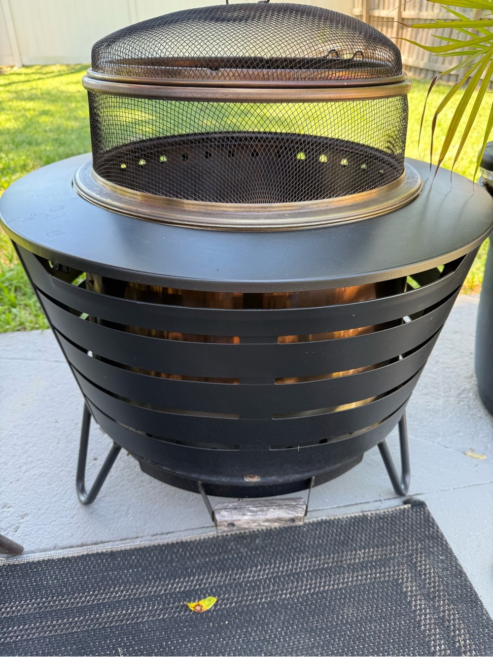 TIKI SMOKELESS FIRE PIT “The Patio” Outdoor  Fire Pit with Spark Screen